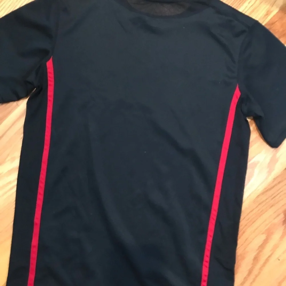 👟NIKE Short Sleeve Shirt